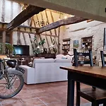 Maison Cassin47 *